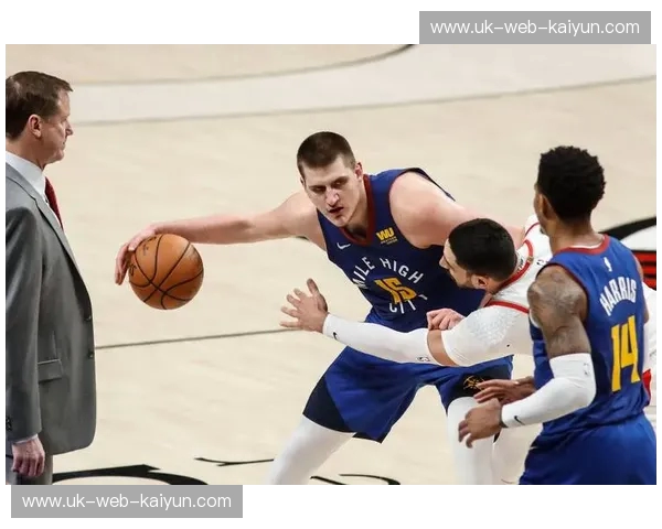 雷霆万钧对决费城荣光：当青春风暴撞击MVP图腾，谁才是NBA新秩序的奠基者？