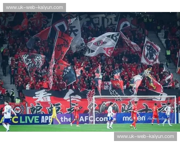 亚冠巅峰对决：恒大与横滨水手的绿茵史诗，荣耀之巅谁主沉浮？